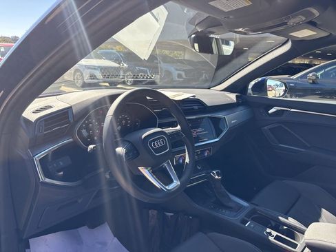 Certified 2025 Audi Q3 2.0T Premium w/ Convenience Package image 12