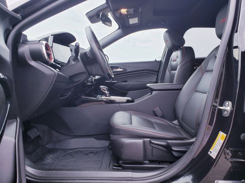 Used 2025 Chevrolet Trax RS w/ Sunroof Package image 12