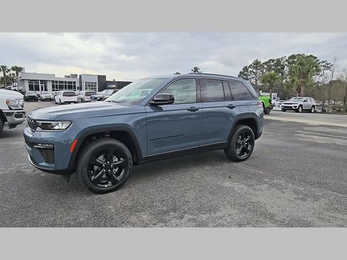 New 2026 Jeep Grand Cherokee Limited w/ Limited Altitude Package RWD image 40