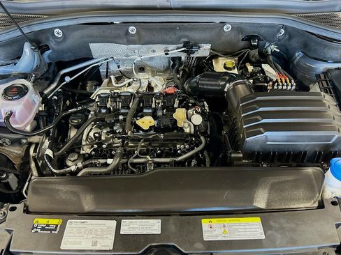 Used 2025 Volkswagen Atlas Cross Sport SE FWD image 27