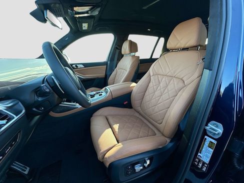 New 2026 BMW X7 xDrive40i w/ M Sport Package AWD/4WD image 15