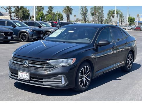 Used 2023 Volkswagen Jetta Sport FWD image 2