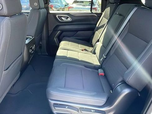 Used 2022 Chevrolet Suburban LS image 12