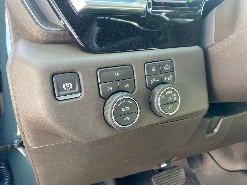 Used 2026 Chevrolet Silverado 2500 LT w/ All Star Edition AWD/4WD image 17