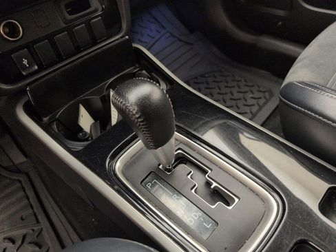 Used 2019 Mitsubishi Outlander SE FWD image 28