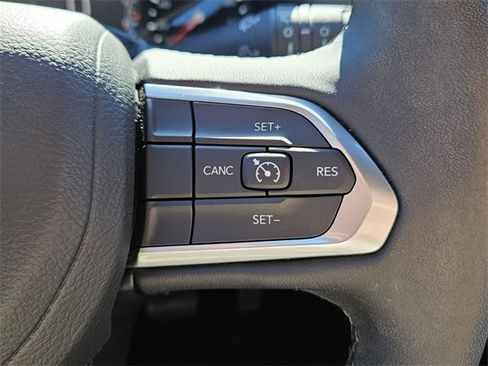 Used 2025 Jeep Compass Latitude w/ Altitude Special Edition image 22