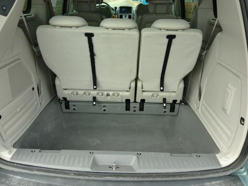 Used 2010 Chrysler Town & Country Limited w/ Entertainment Group #3 image 16