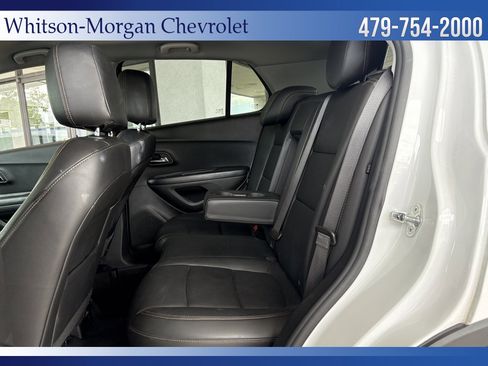 Used 2021 Chevrolet Trax LT w/ Premium Seat Package AWD/4WD image 28