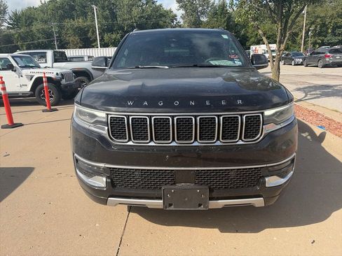 Used 2025 Jeep Wagoneer Series II AWD/4WD image 4