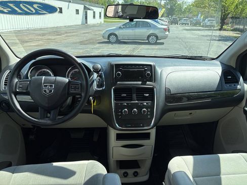 Used 2014 Dodge Grand Caravan American Value Package FWD image 16