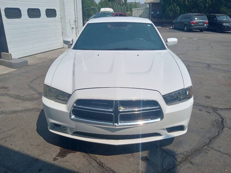 Used 2011 Dodge Charger SE RWD image 9