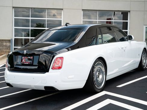 Used 2019 Rolls-Royce Phantom Sedan RWD image 12