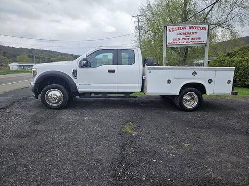 Used 2019 Ford F450 XL w/ XL Value Package AWD/4WD image 3