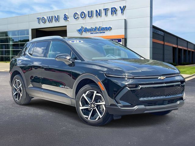 Used 2026 Chevrolet Equinox EV LT AWD/4WD image 1