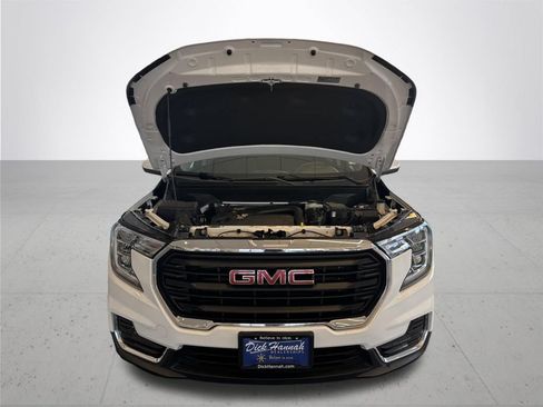 Used 2024 GMC Terrain SLE AWD/4WD image 4