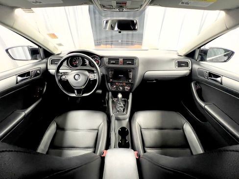 Used 2015 Volkswagen Jetta SE image 18