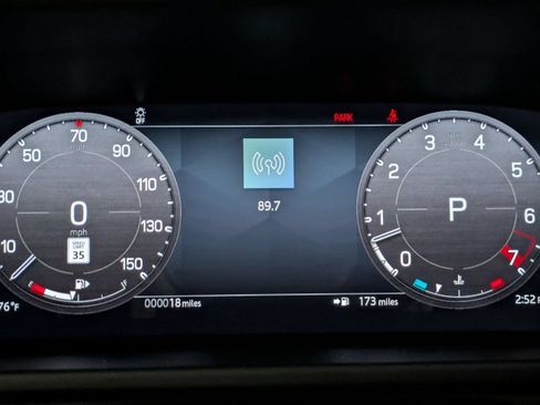 New 2026 Land Rover Defender 130 X-Dynamic SE AWD/4WD image 18