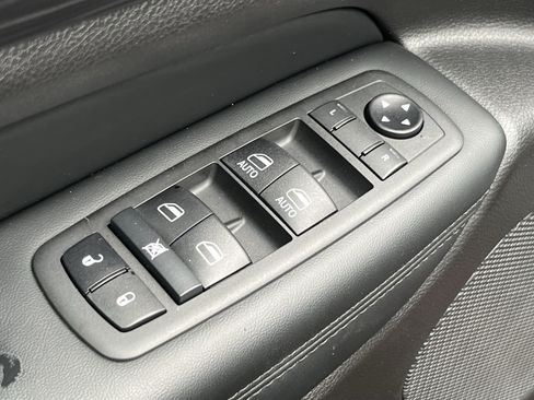 Used 2021 Jeep Grand Cherokee Laredo X AWD/4WD image 21