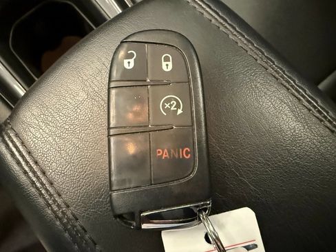 Used 2024 Jeep Compass Latitude image 16