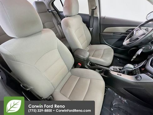 Used 2013 Chevrolet Cruze Eco image 26