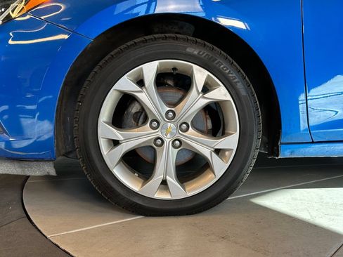 Used 2017 Chevrolet Cruze Premier w/ Enhanced Convenience Package FWD image 25