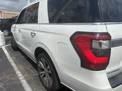 Used 2021 Ford Expedition Platinum image 3