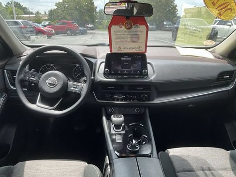 Used 2023 Nissan Rogue SV AWD/4WD image 12