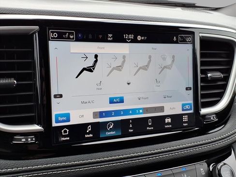 New 2026 Chrysler Pacifica Select image 28