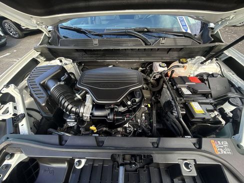 Certified 2023 GMC Acadia AT4 w/ Preferred Package image 35