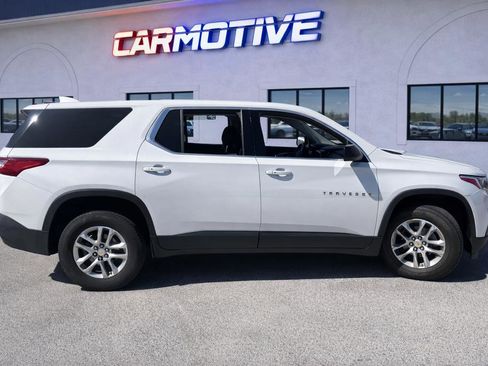 Used 2018 Chevrolet Traverse LS image 2