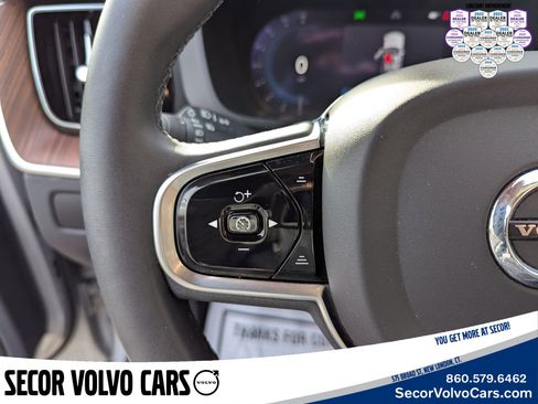 Certified 2022 Volvo XC60 B6 Inscription w/ Advanced Package image 11