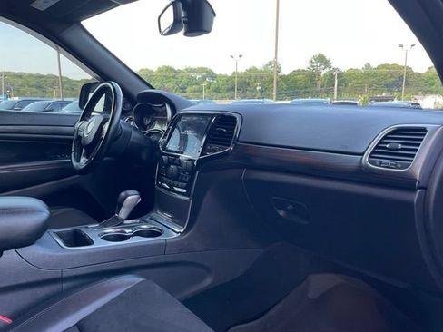 Used 2020 Jeep Grand Cherokee Altitude AWD/4WD image 28