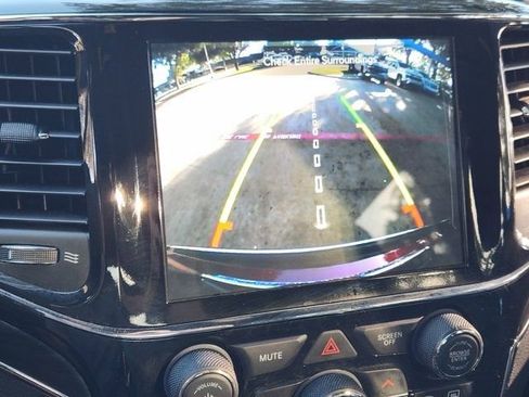 Used 2022 Jeep Grand Cherokee Limited w/ Trailer Tow Group IV image 7