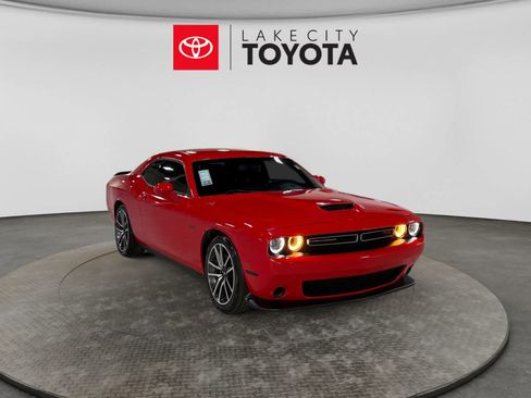 Used 2023 Dodge Challenger R/T RWD image 13