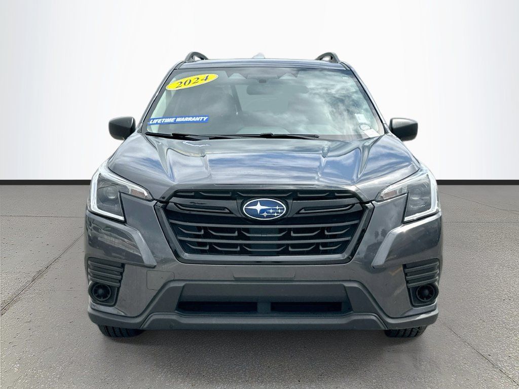 Used 2024 Subaru Forester AWD/4WD image 2