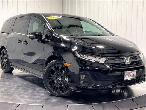 Used 2025 Honda Odyssey Sport-L image 3