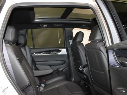Used 2024 Cadillac XT6 Premium Luxury w/ Technology Package AWD/4WD image 14