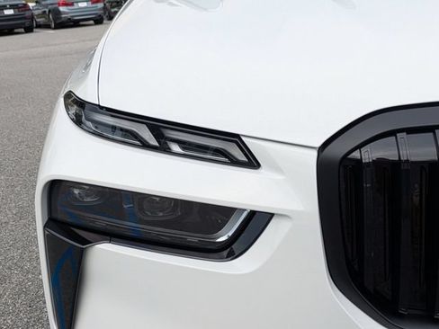 New 2027 BMW X7 xDrive40i w/ M Sport Package AWD/4WD image 11