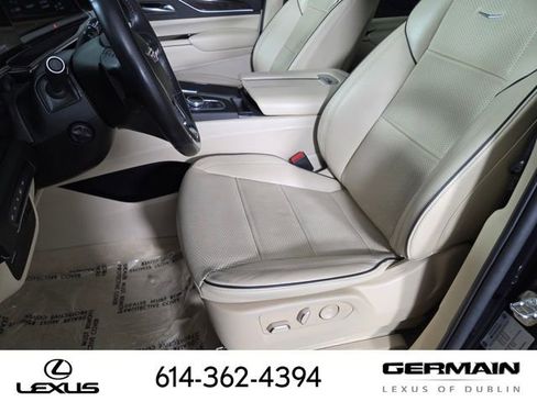 Used 2023 Cadillac Escalade Premium Luxury AWD/4WD image 18