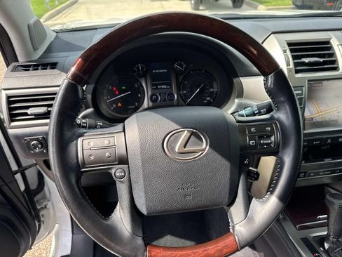 Used 2018 Lexus GX 460 Premium w/ Premium Package AWD/4WD image 24