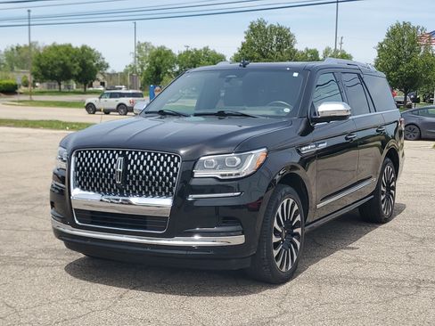 Certified 2024 Lincoln Navigator Black Label AWD/4WD image 3