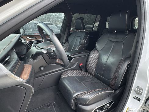 Used 2023 Jeep Grand Cherokee L Summit w/ High Altitude Package image 14