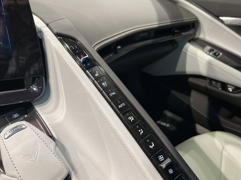 Used 2024 Chevrolet Corvette Stingray Preferred Cpe w/ Z51 Performance Package image 22