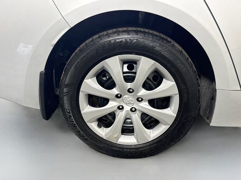 Used 2026 Toyota Corolla LE image 32