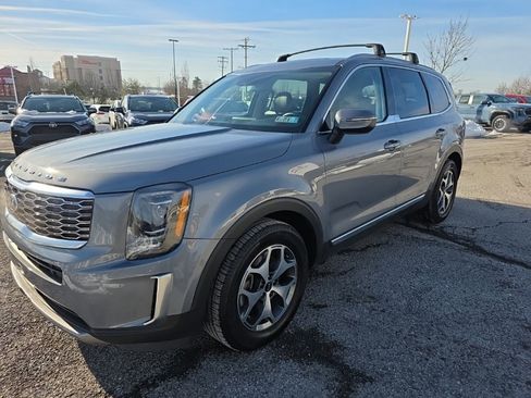 Used 2020 Kia Telluride EX image 3