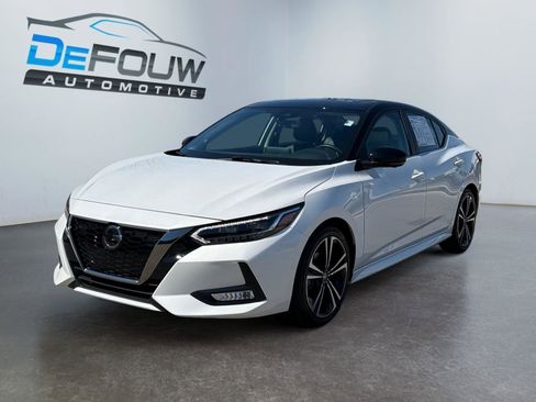 Used 2023 Nissan Sentra SR w/ SR Premium Package FWD image 7