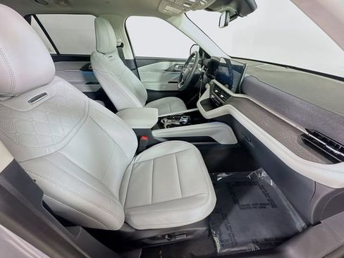 New 2026 Ford Explorer Platinum w/ LUX Leather Package image 31