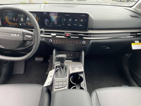 New 2026 Kia Sportage EX w/ EX Panorama Roof Package FWD image 12