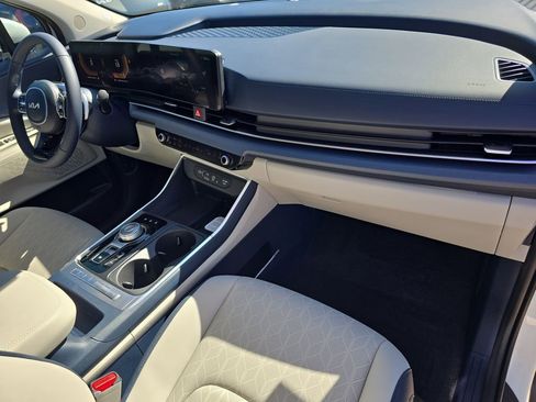 New 2026 Kia Carnival EX image 12