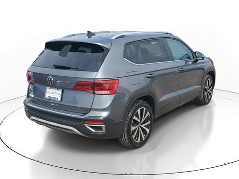 Used 2022 Volkswagen Taos SE AWD/4WD image 4